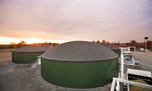 Biolene-Gasspeicher für die sichere und effiziente Speicherung von Biogas, integriert in eine moderne Biogasanlage.